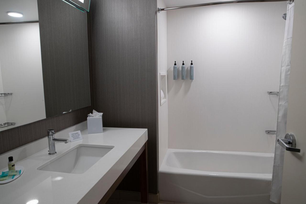 ホテル Courtyard By Marriott ナナイモ エクステリア 写真