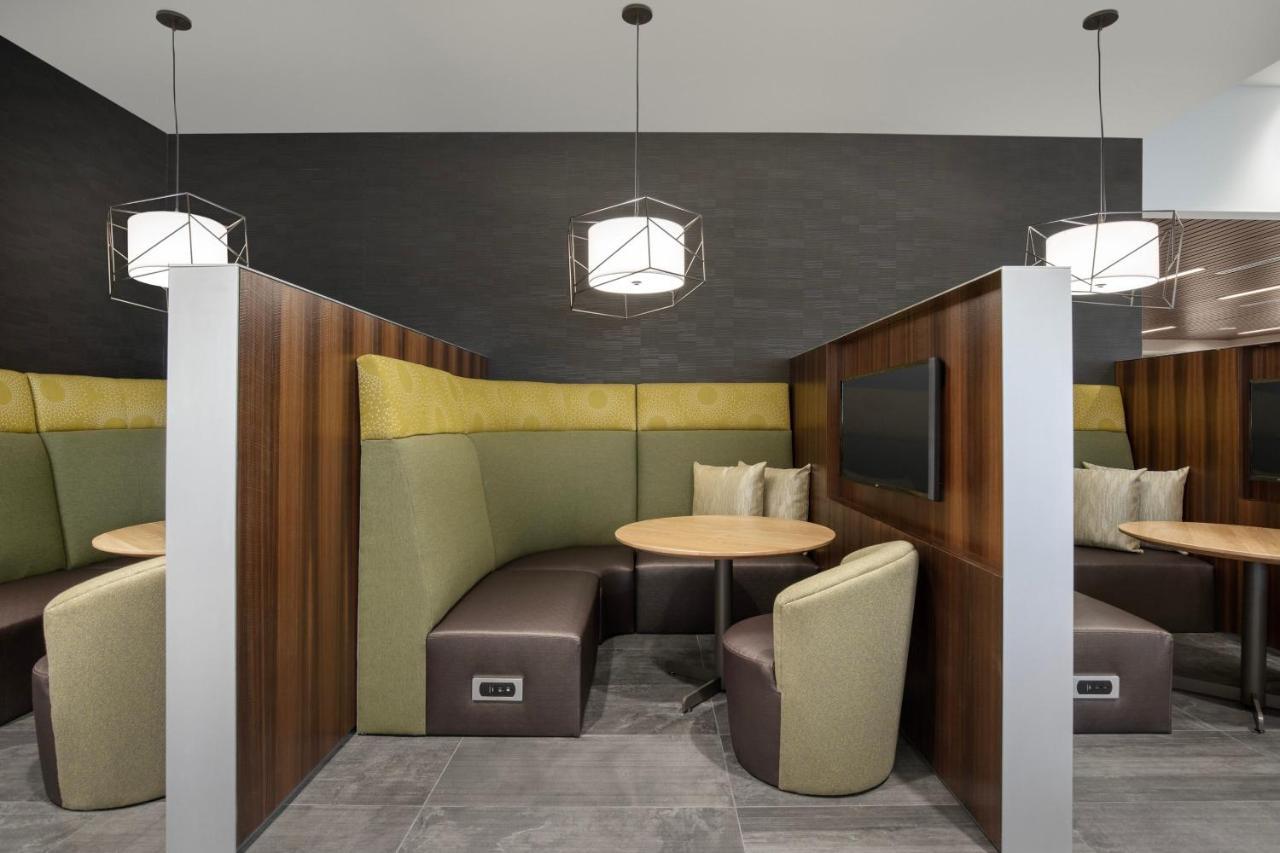 ホテル Courtyard By Marriott ナナイモ エクステリア 写真