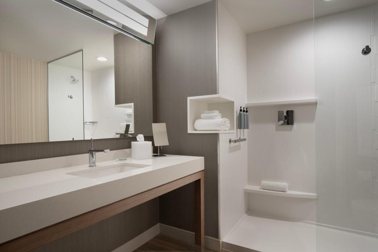 ホテル Courtyard By Marriott ナナイモ エクステリア 写真