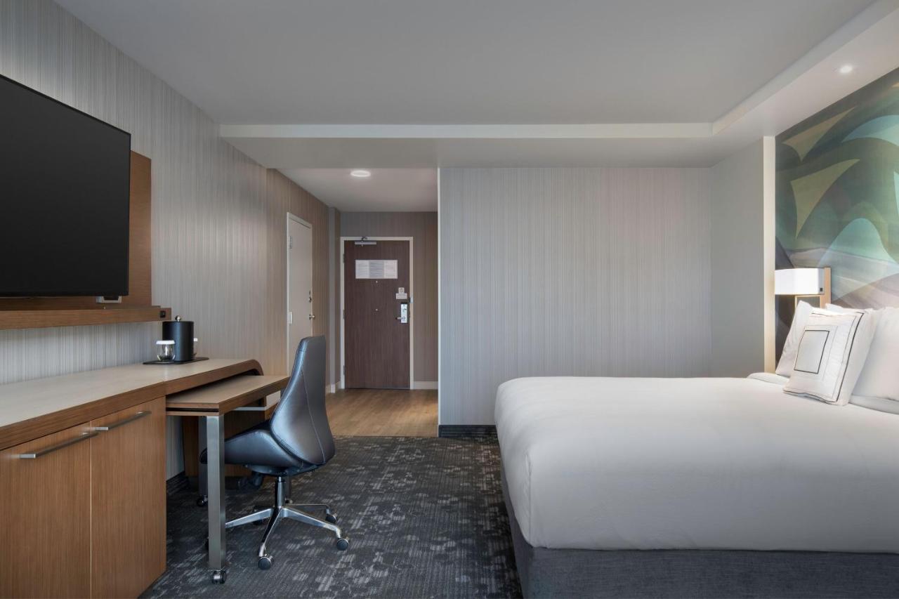 ホテル Courtyard By Marriott ナナイモ エクステリア 写真